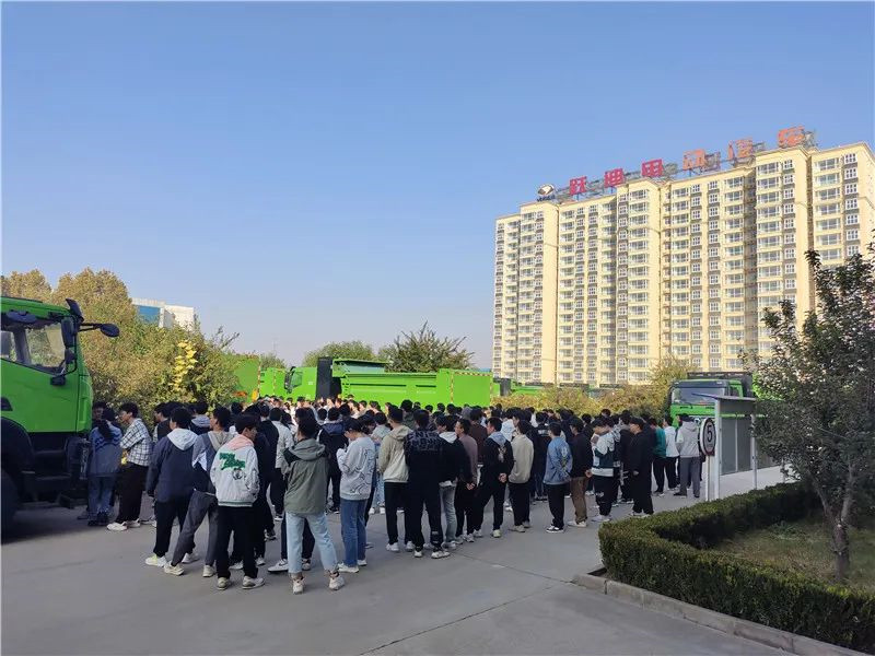 【走出校院 走進(jìn)企業(yè)】河北科技大學(xué)機械專業(yè)學(xué)生一行到躍迪集團(tuán)參觀交流