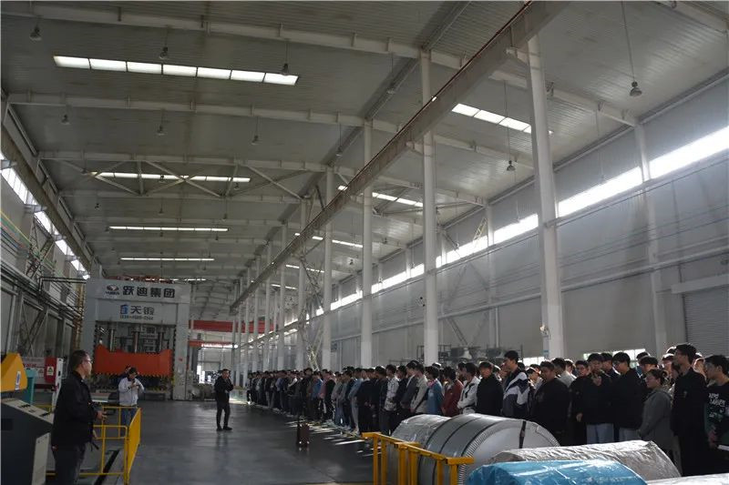 【走出校院 走進(jìn)企業(yè)】河北科技大學(xué)機械專業(yè)學(xué)生一行到躍迪集團(tuán)參觀交流