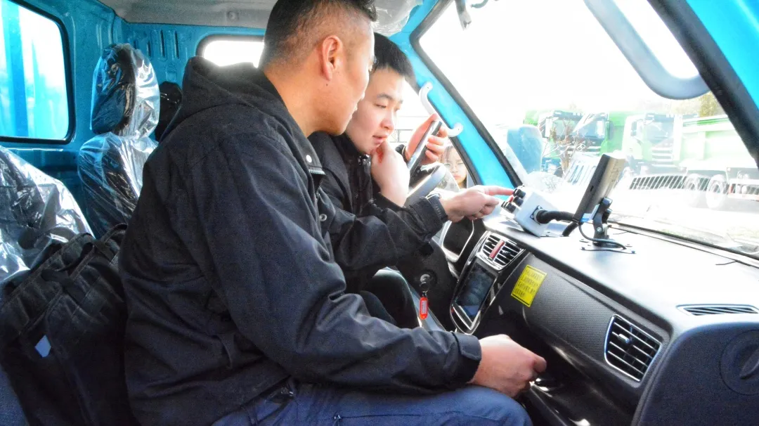 躍迪新能源汽車：綠色動力，引領(lǐng)未來環(huán)衛(wèi)新風尚·